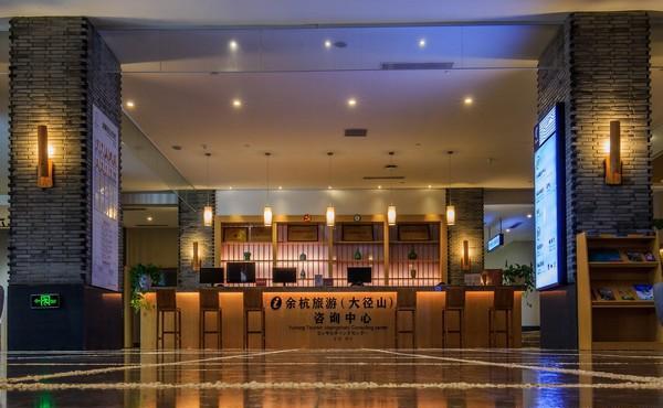 集散中心总共为四层:地下一二层为地下车库,分别设置了游客休息大厅