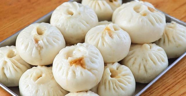 南方人最爱的熟馅包子,蒜香小炒肉包,咸香可口,面皮松软,真香_高清图