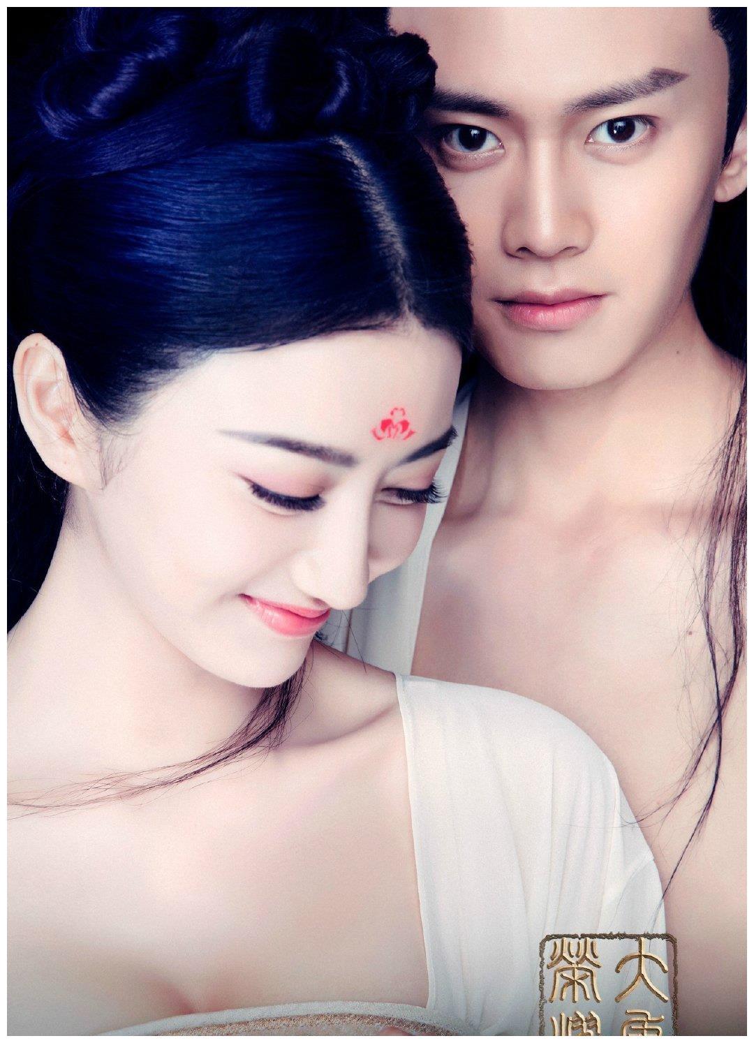 《大唐荣耀》任嘉伦景甜的这组海报又般配又唯美,广平王满眼深情