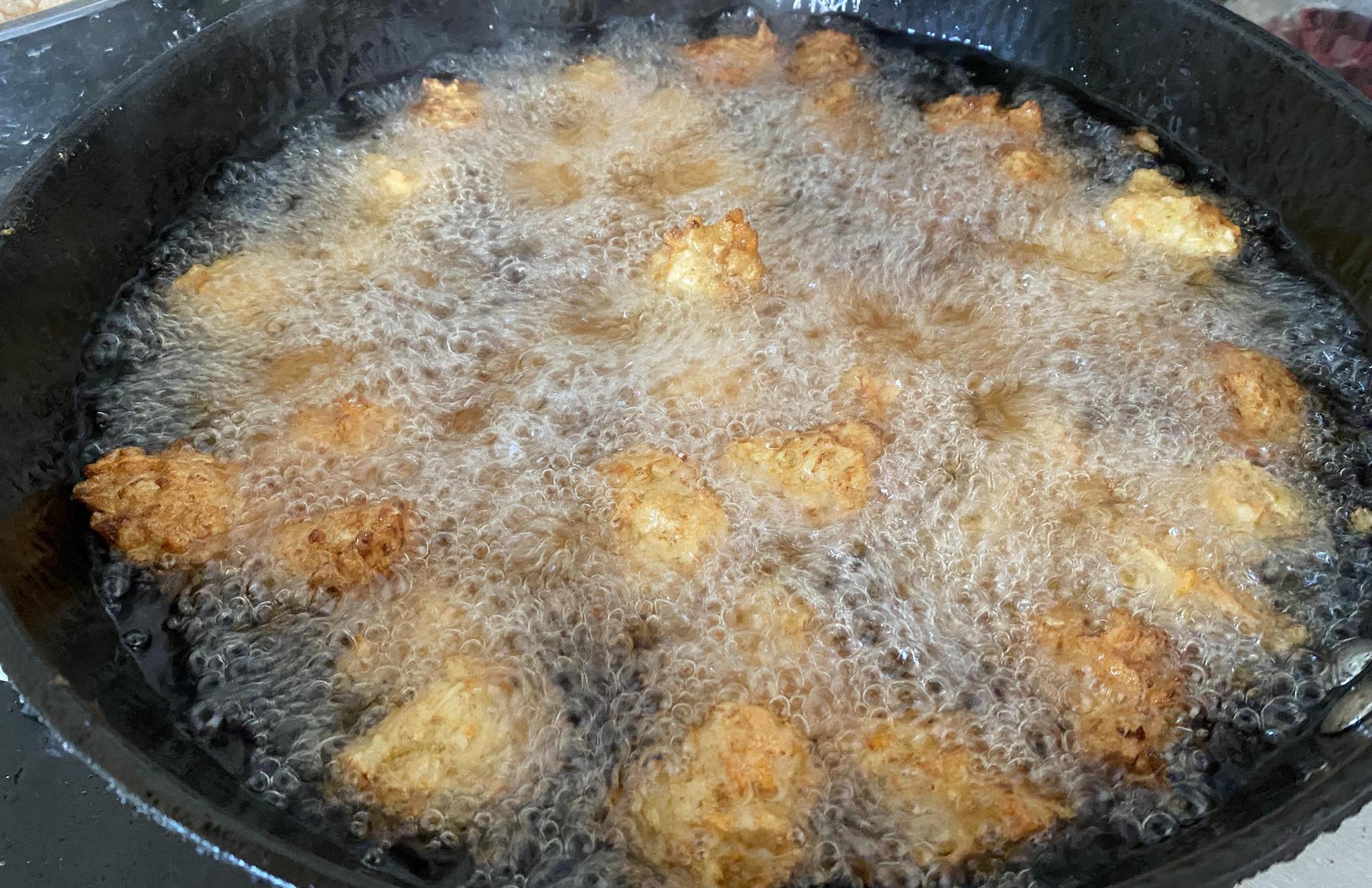 炸萝卜丸子用淀粉还是面粉大厨教你正确做法焦香酥脆不油腻