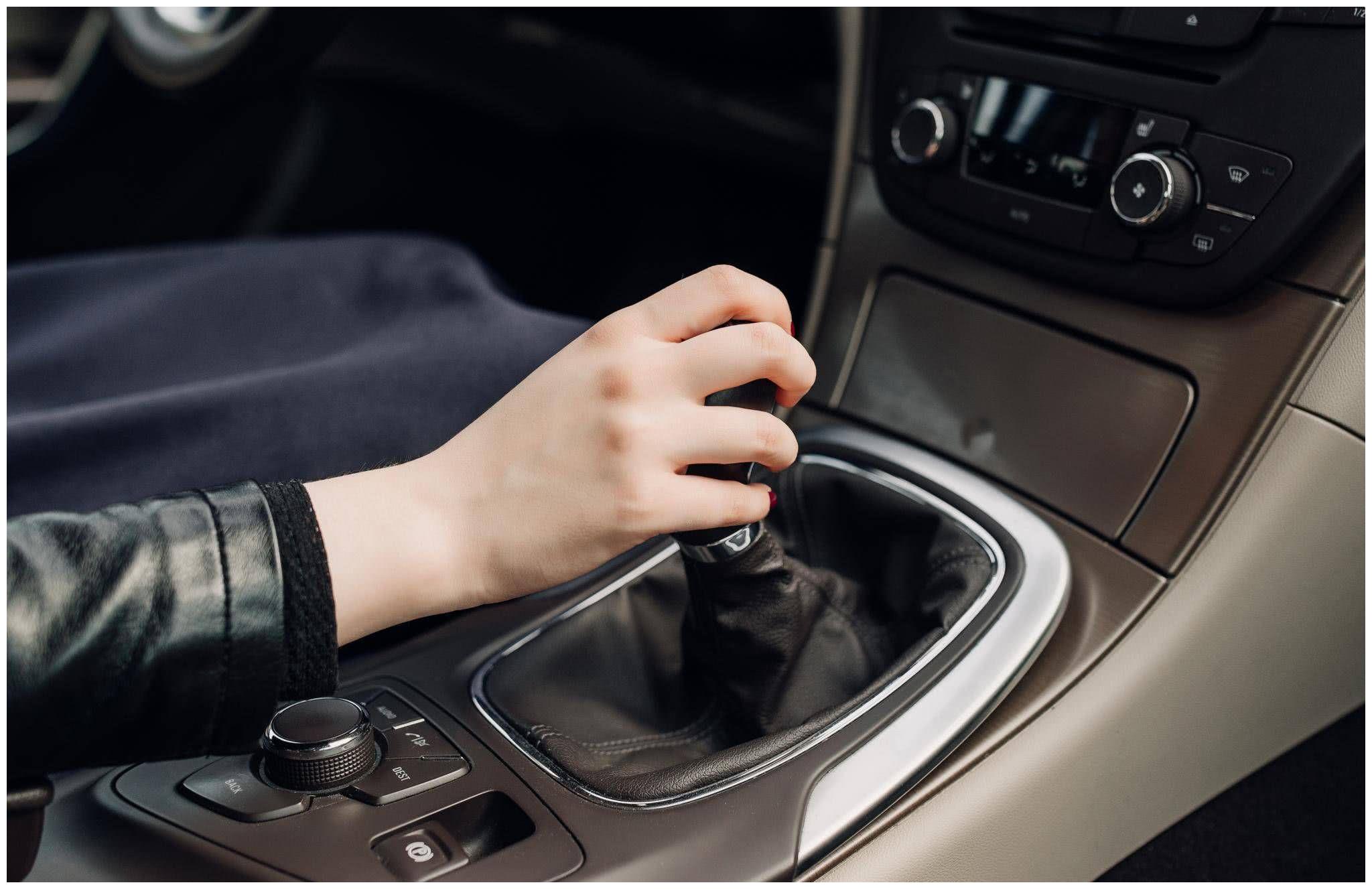 自动挡虽然简单,但你真的会开吗?也许你在起步阶段就做错了-新浪汽车