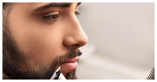 男人刮胡子也有讲究？医生提醒：在这2个时间段，最好别刮胡子休闲区蓝鸢梦想 - Www.slyday.coM