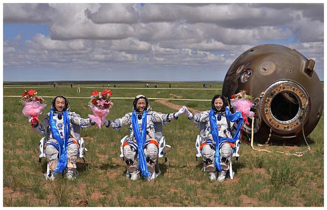 神十二航天员回家,为什么一定不能站立?身体恢复总共要分几步?休闲区蓝鸢梦想 - Www.slyday.coM 神十二航天员回家,为什么一定不能站立?身体恢复总共要分几步?休闲区蓝鸢梦想 - Www.slyday.coM