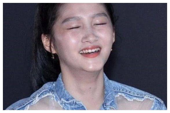 女星最想删掉的照片:杨颖口红粘牙,关晓彤脱粉现场,图4经典