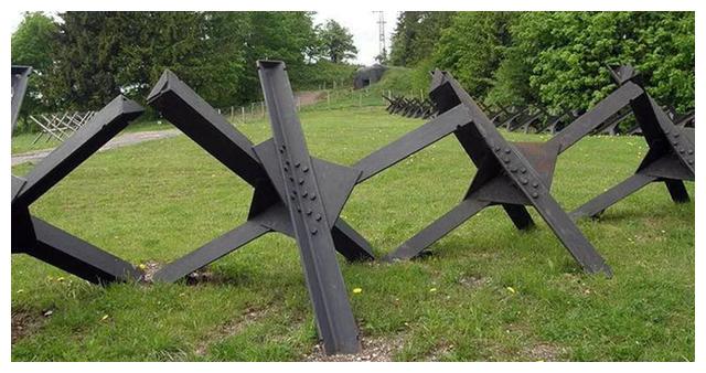 刺猬变犀牛戏说诺曼底反坦克路障如何变成谢尔曼的犁刀