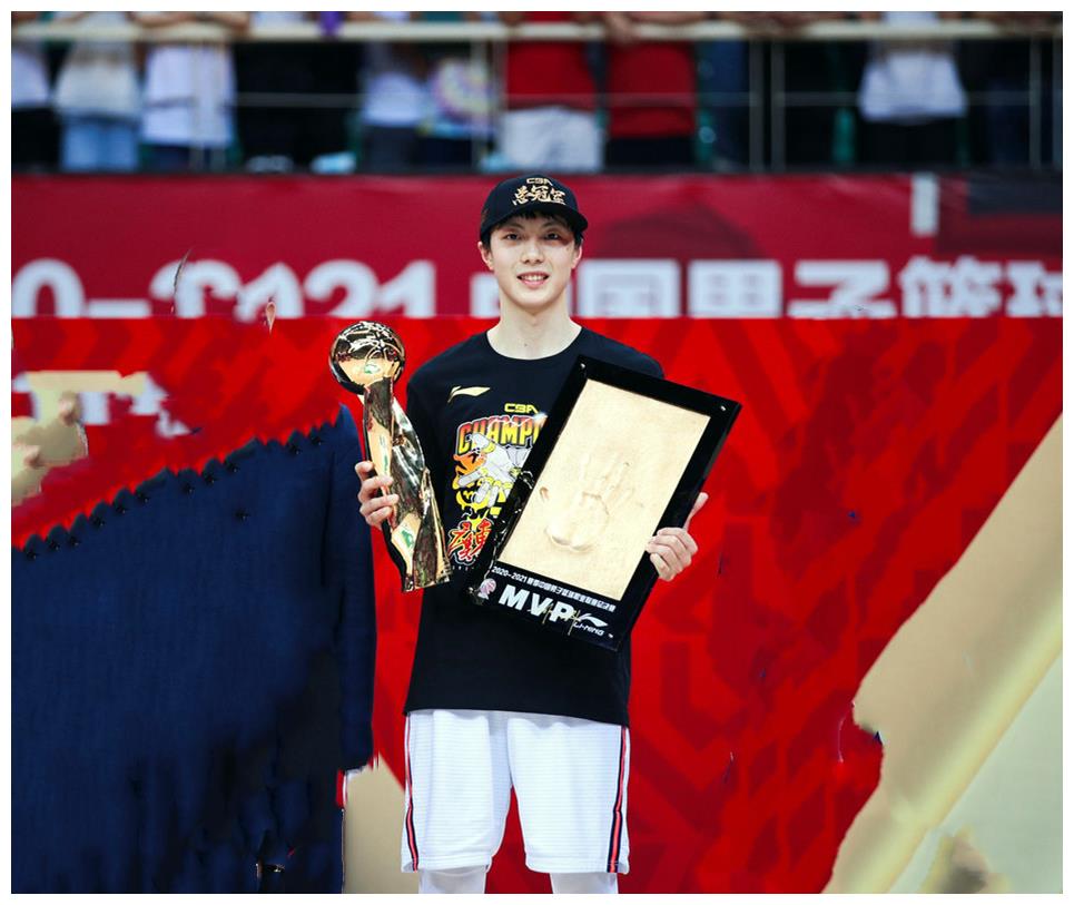 公式制导结果无情祝贺胡明轩获fmvp这一次为赵睿鸣不平