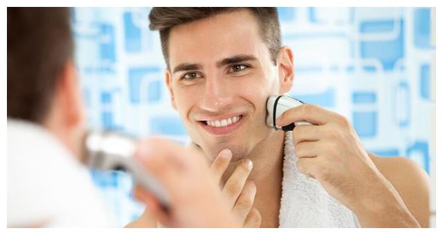 男人刮胡子也有讲究？医生提醒：在这2个时间段，最好别刮胡子休闲区蓝鸢梦想 - Www.slyday.coM