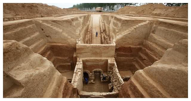 司马懿死前妙计墓地不起坟头后代不扫墓如今看来手段真高明