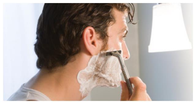 男人刮胡子也有讲究？医生提醒：在这2个时间段，最好别刮胡子休闲区蓝鸢梦想 - Www.slyday.coM