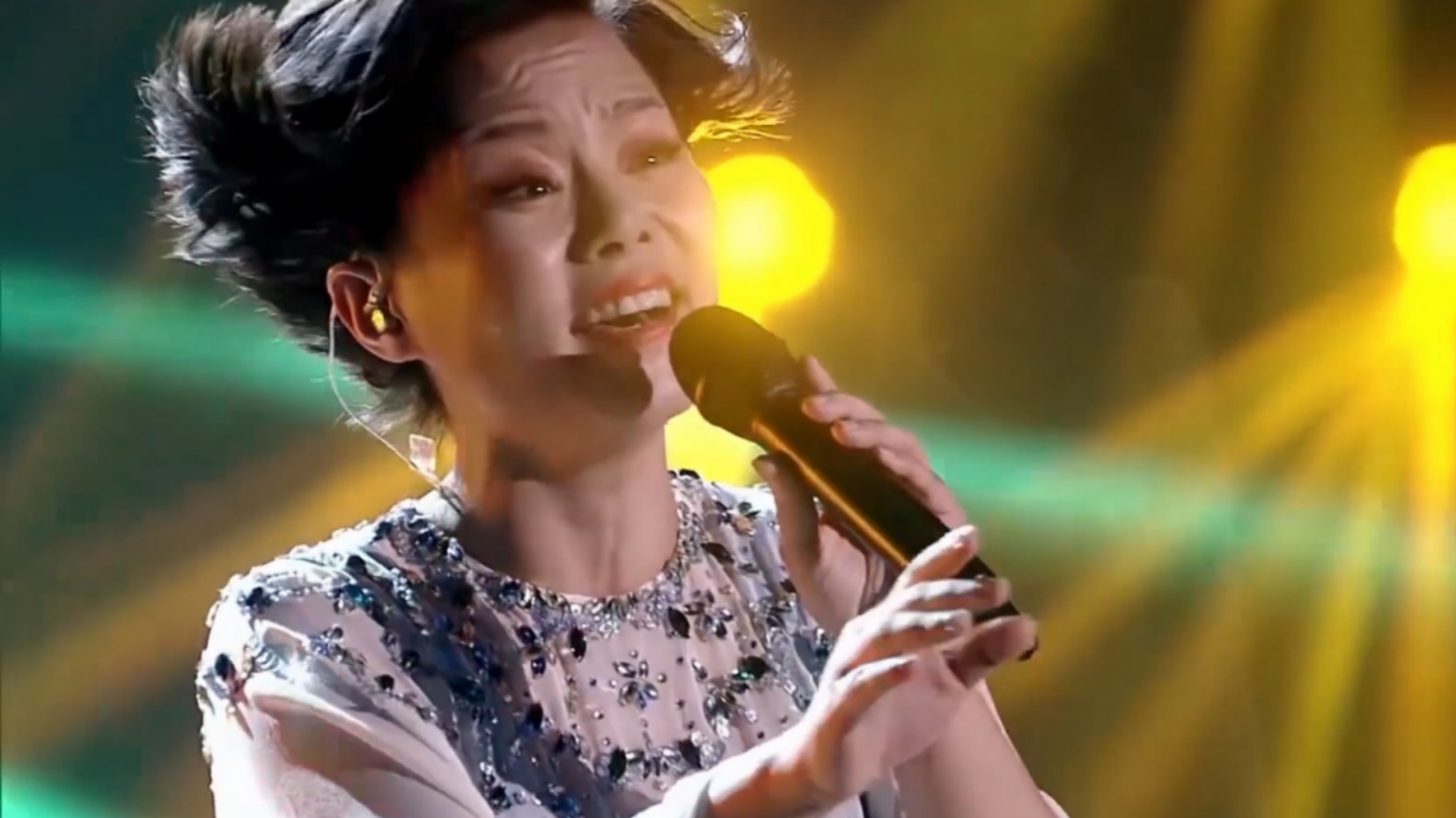 神曲天后龚琳娜的下山来了一人hold六声部国家队神仙演绎