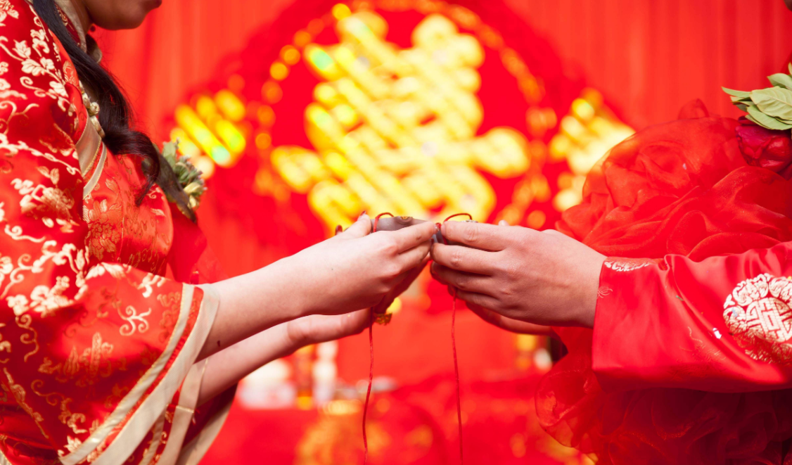 甘肃定西对彩礼〃限高〃5万,网友表示怀疑:有人就指望这个发财致富