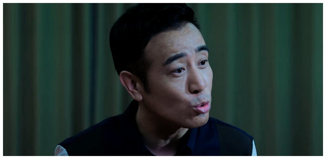 这一幕,于和伟和冯森这个角色完美融合,完全展现了一个人民检察官的