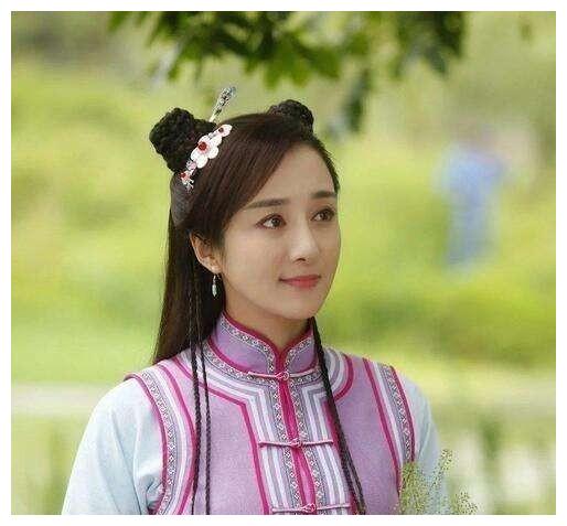 2014年,李依晓被叶璇的狗咬伤,却遭叶璇指责,如今演反派走红