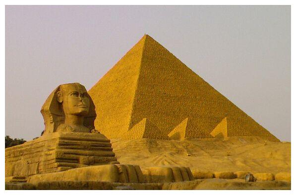 因为时间久远,所以其实金字塔也是存在着很多的传说,其实都是如此的