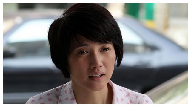 为了尽孝她息影8年之久,曾一部戏荣获8项大奖,如今48岁还没嫁人