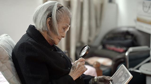 分离77年,93岁的她漂洋过海去看望最爱的人|张淑英|钟崇鑫|爱情_新浪