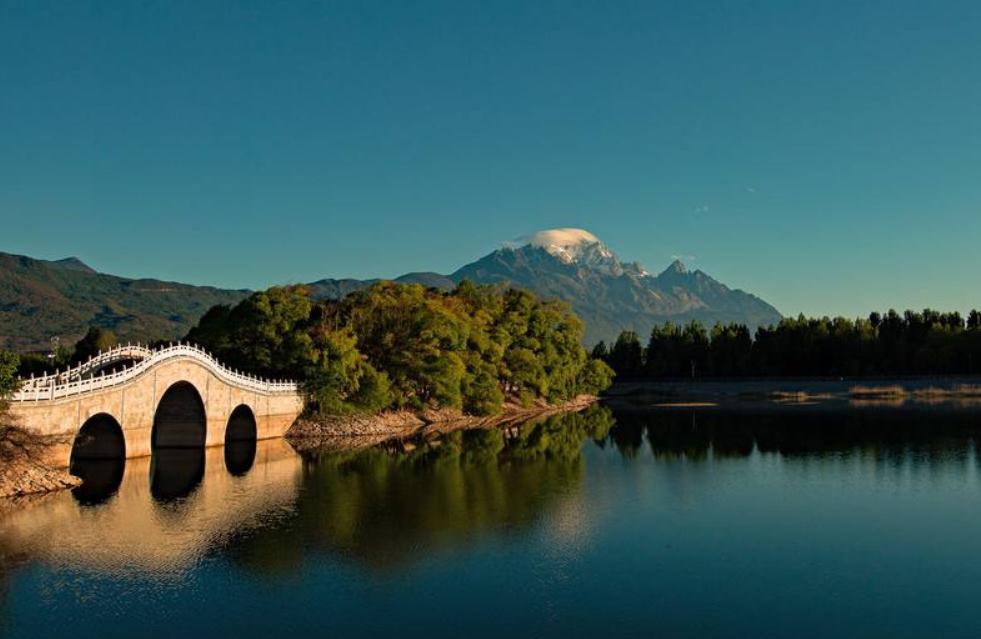 丽江最"低调"的湖景,景色不输西湖,游人少,不要门票