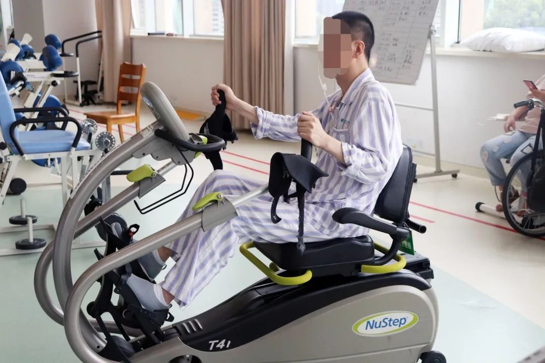 让她告诉你怎样治疗慢阻肺|慢阻肺|呼吸机|康复_新浪新闻