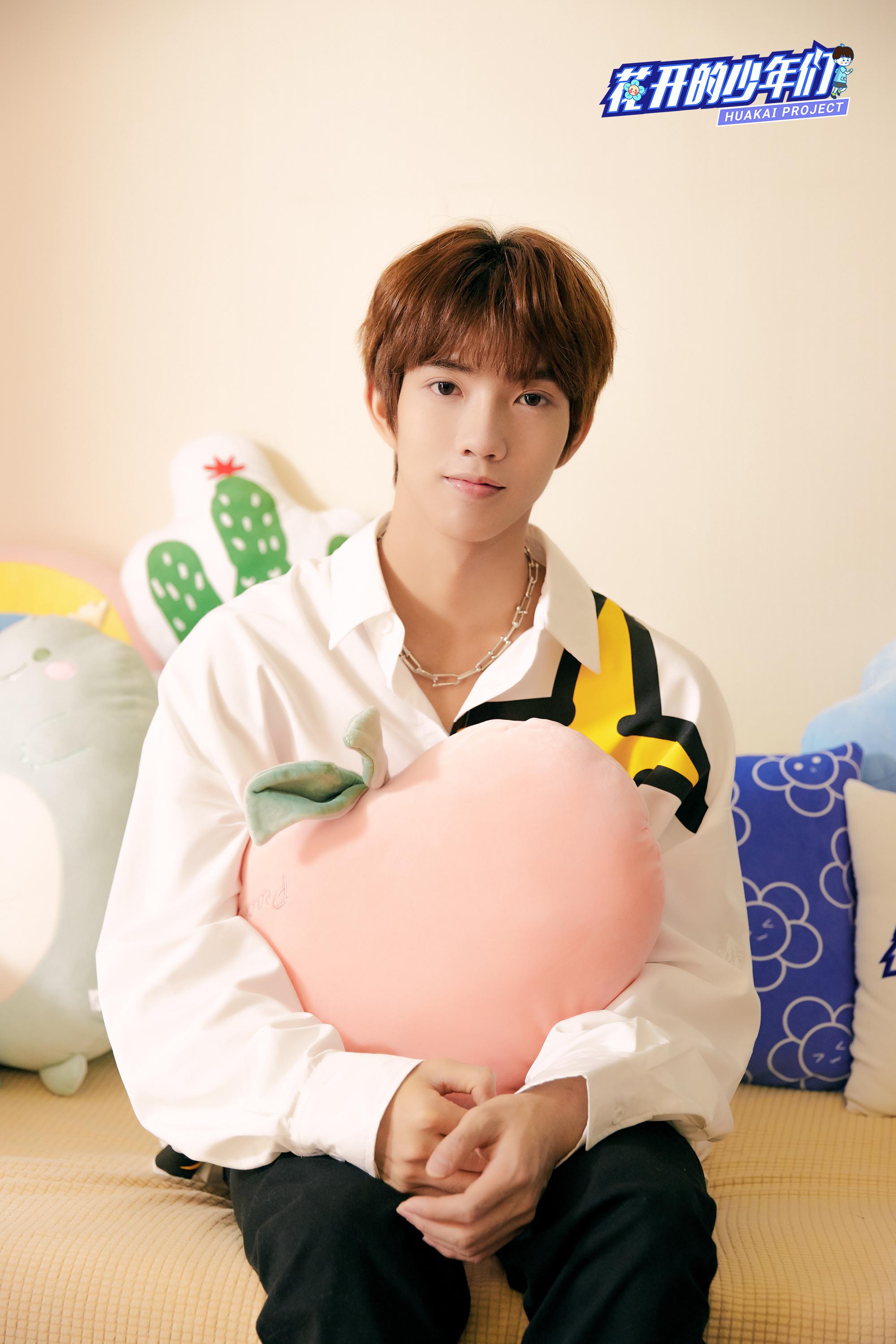 郑星源黎明旭梓渝万禹辰韩瑞泽黎明旭,韩瑞泽在超市