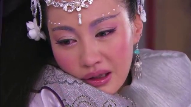 活佛济公:白灵用自己的内丹拯救陈亮,太感人了