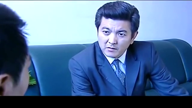 郭市长下逐客令,不料兆辉煌竟威胁他,拿出一把带血的刀