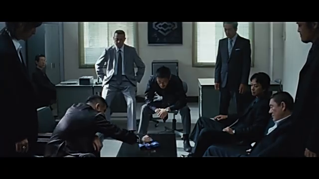 日本黑社会老大找北野武道歉,却被划破了脸