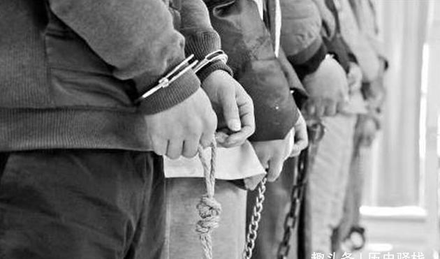 犯人在行刑前为何要把手铐换成麻绳难道不怕他们逃走吗