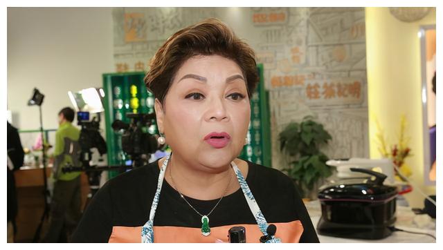 tvb女星肥妈走出丧偶阴影!曾被前夫家暴,靠赊帐养大6个儿女
