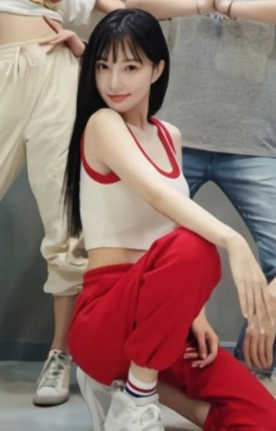 李小璐为赶时髦,学小年轻穿粉色蕾丝衫,却穿出满满廉价感__财经头条