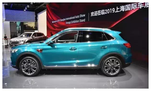 外观上,全新红旗hs5(配置|询价)继承了红旗u-concept概念车的设计