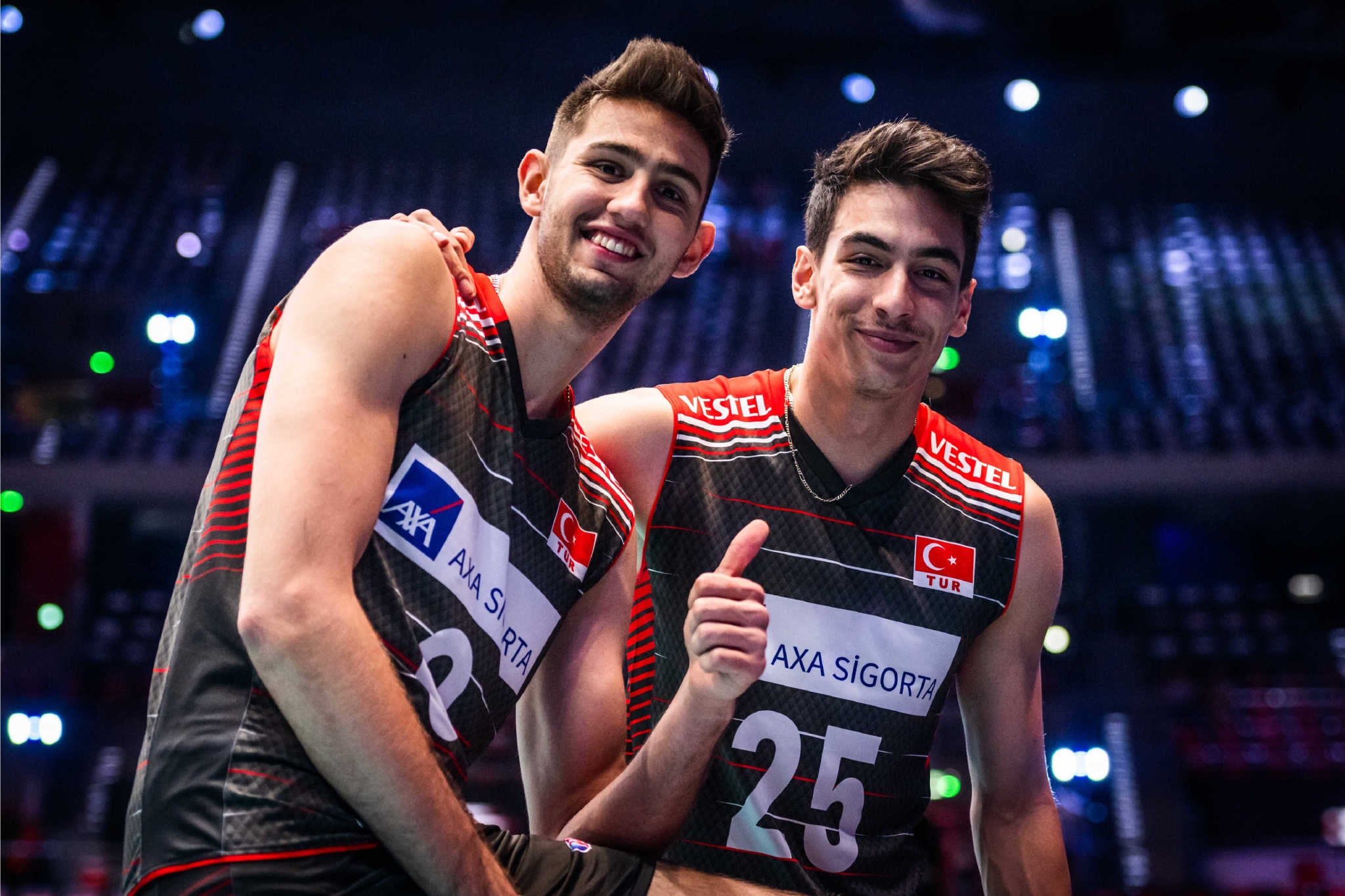 2022男排世锦赛1/8决赛美国3:2土耳其精彩图集!得分王拉古姆齐亚__财