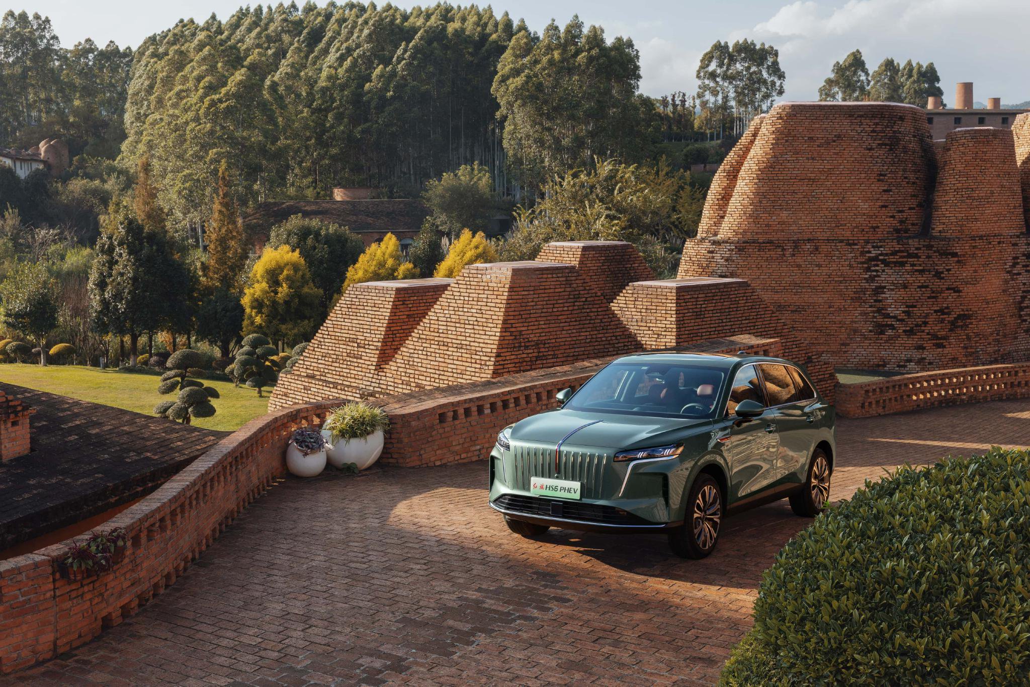 新老粉一个都不能少！红旗HS6 PHEV 17.88万起上市