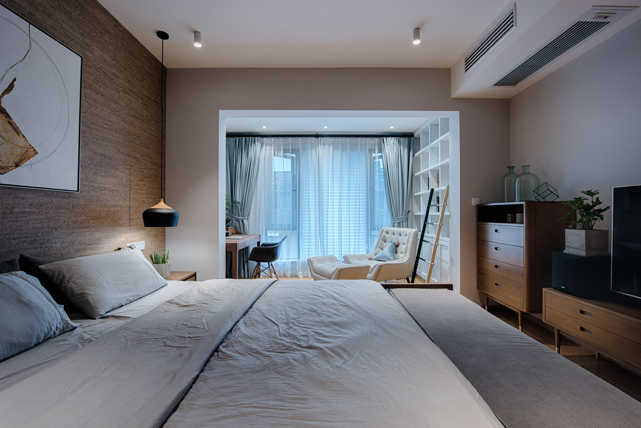 134㎡北欧跃层,高级又耐看的雾霾蓝,温润有质感的原木色