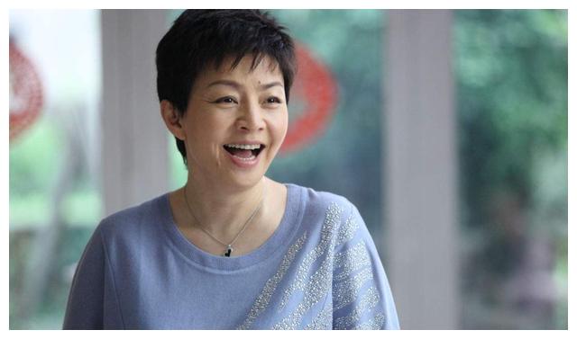 受老天偏爱的宋丹丹事业上一路开挂闪婚三次一次比一次嫁得好