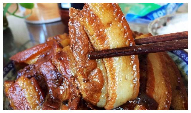 4月发文超简单的梅菜红烧肉肥而不腻下饭可口