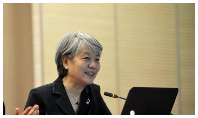 李玫瑾啥样孩子后劲足啥样人45岁后碌碌无为学历不是最重要