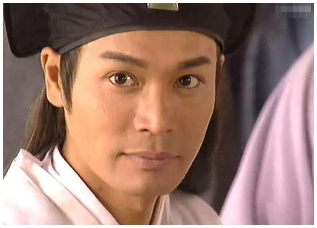 很多人都知道,让他大火起来的那部戏叫《憨夫成龙》.