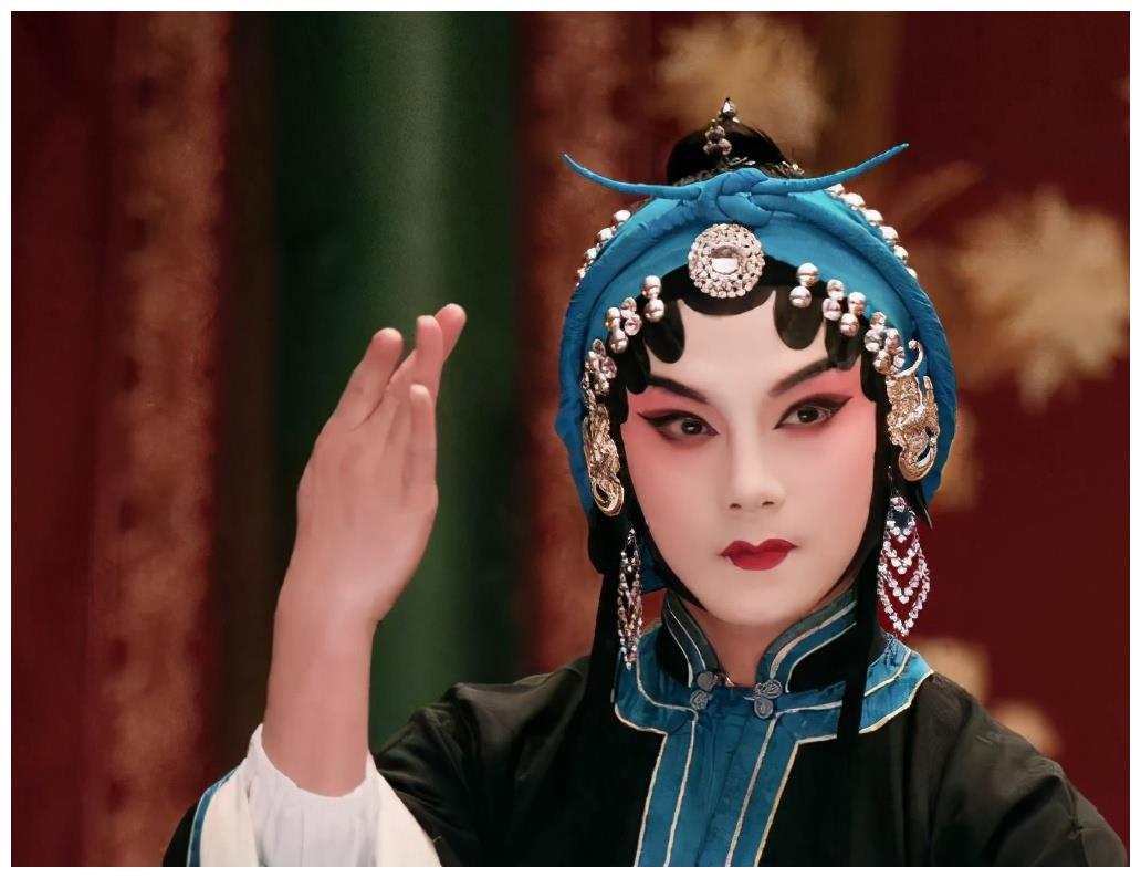 尹正:靠抢来的角色成了自带bgm的男人,如今又靠京剧再次大火__财经