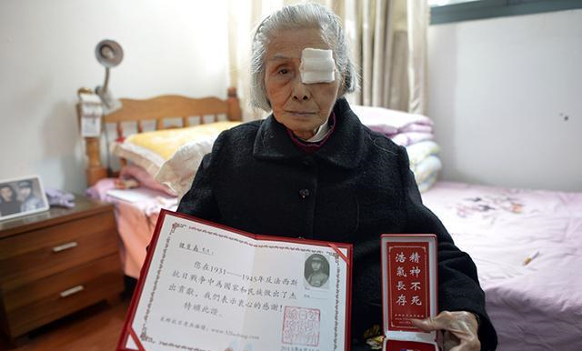 分离77年,93岁的她漂洋过海去看望最爱的人|张淑英|钟崇鑫|爱情_新浪