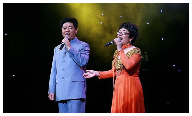 听到外人说王洁实与谢莉斯般配妻子晓红吃醋女儿坚决不当明星