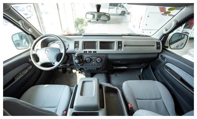 包牌价18万的金杯大海狮房车，3张床能住4口人汽油动力，真心实惠