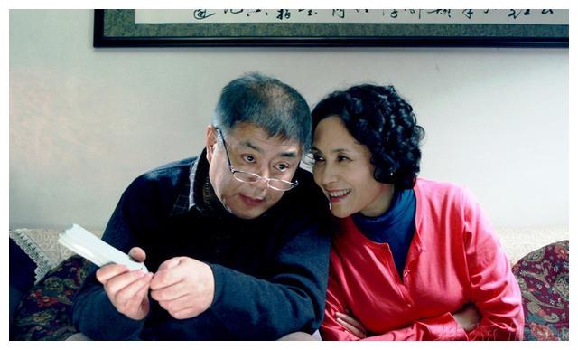 宋晓英近照,如今的宋晓英已经66岁了,她与丈夫的感情依旧如初__财经