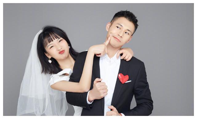 体操奥运冠军晒出婚纱照,与妻子搞怪合影尽显甜蜜|张成龙|体操|婚纱照
