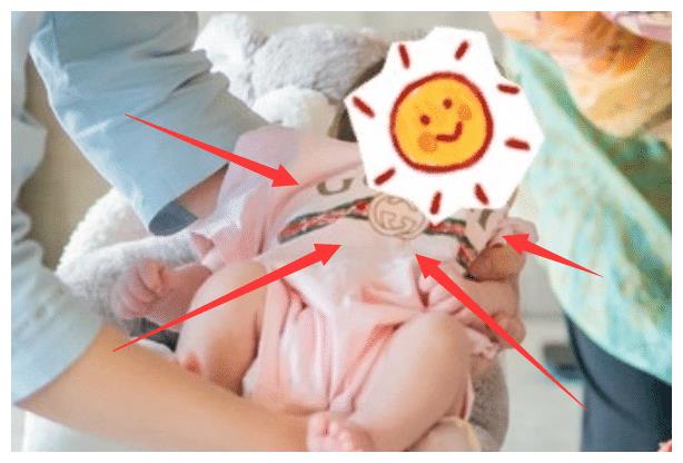 杜淳晒女儿萌照，小蛋饺戴大蝴蝶结，穿高奢婴儿服，从小被宠上天休闲区蓝鸢梦想 - Www.slyday.coM