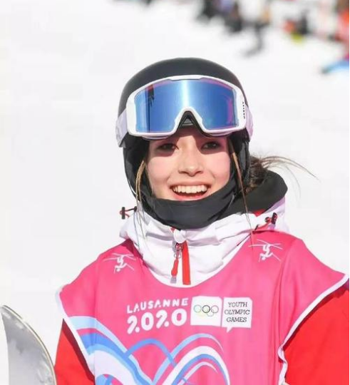 天赋不到0.1%,三天两冠,网友喊话:跟不上谷爱凌的速度了!休闲区蓝鸢梦想 - Www.slyday.coM 天赋不到0.1%,三天两冠,网友喊话:跟不上谷爱凌的速度了!休闲区蓝鸢梦想 - Www.slyday.coM