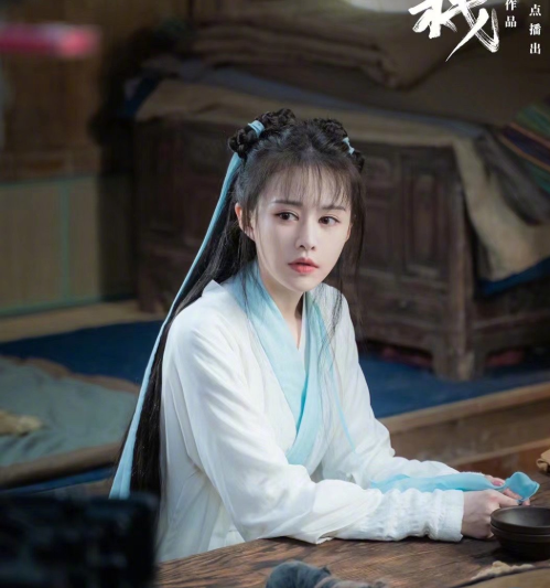 王晶力挺新人云千千,夸她是绝色美人,拿舒淇邱淑贞作