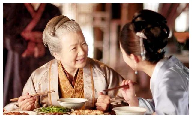 婚后两个人还合作了一部作品《女人国的污染报告》