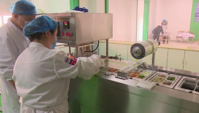 年前后我国出现的半成品菜生产企业,通过对肉禽和水产等的进一步加工