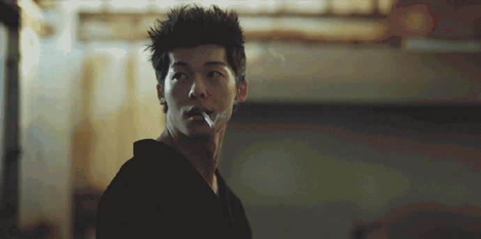 男明星抽烟动图谁更有男性荷尔蒙