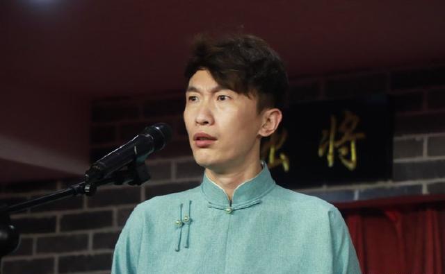 拜师郭德纲未入德云社活跃在东三省的房鹤迪开始冲击春晚了